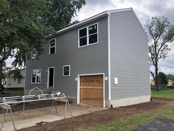 Vinyl siding project by Deluxe Siding